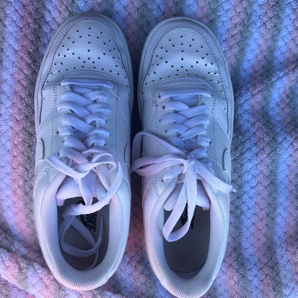 Nike White Women's Sneakers - Picture 9 of 9